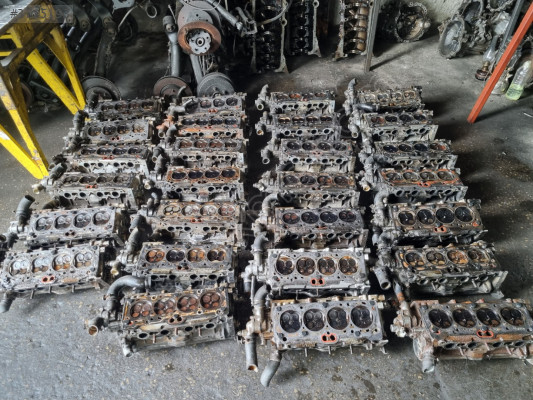 TOYOTA 1996 MODEL COROLLA 1.6 KARBIRATÖRLÜ SİLİNDİR KAPAĞI