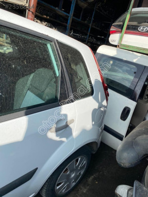 FORD FIESTA SOL ARKA ÇAMURLUK KESME HATASIZ