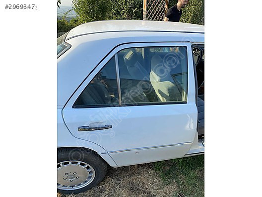W124 ORJİNAL KUSURSUZ SAĞ ARKA KAPI ÇOK TEMİZ