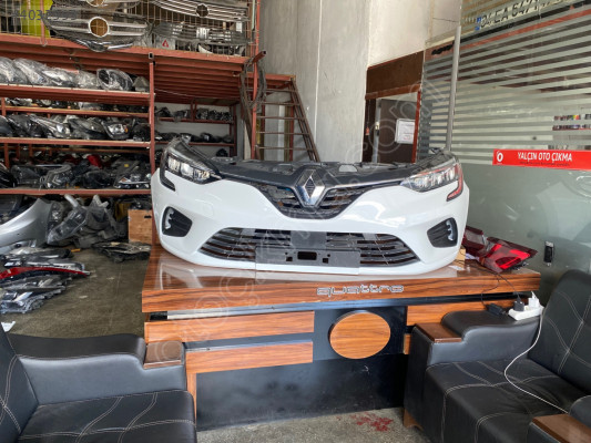Renault Clio 5 beyaz dolu ön tampon