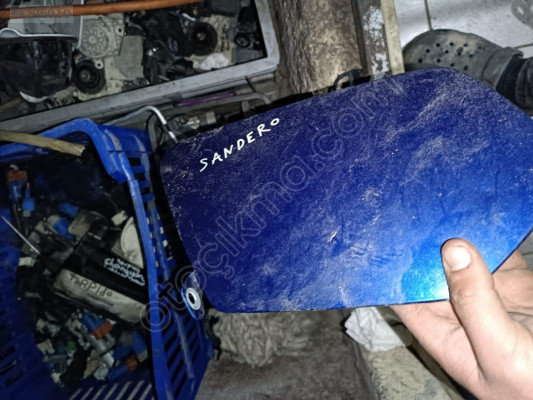 DACİA SANDERO  DEPO KAPAĞI