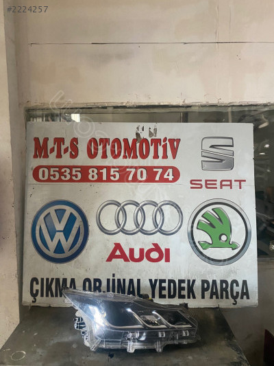 TOYOTA COROLLA SAĞ ÖN FAR ÇIKMA ORİJİNAL 2019-2023