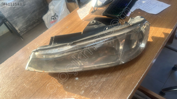 Peugeot 406 far sağ