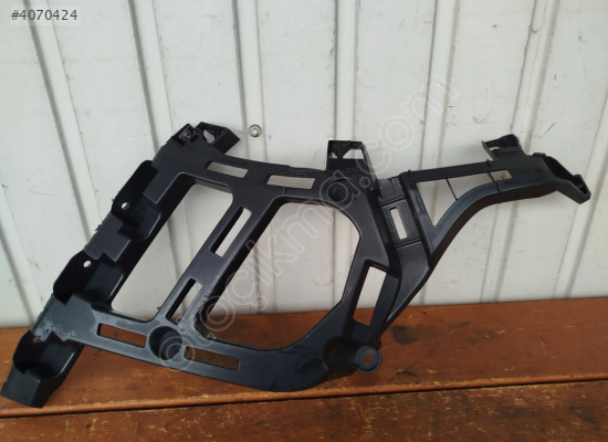 Peugeot 3008 Modeli için Sağ Arka Tampon Braketi 9840997780