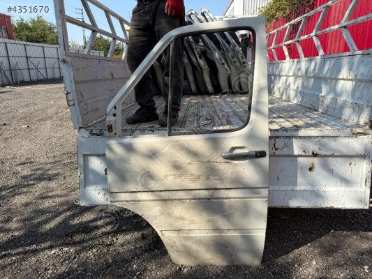 MERCEDES SPRİNTER SOL ÖN KAPI ORJİNAL ÇIKMA 5.ÜRÜN