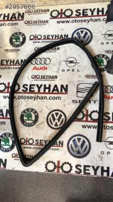 469663017 Opel Corsa D ön sağ kapı cam çerçeve fitili