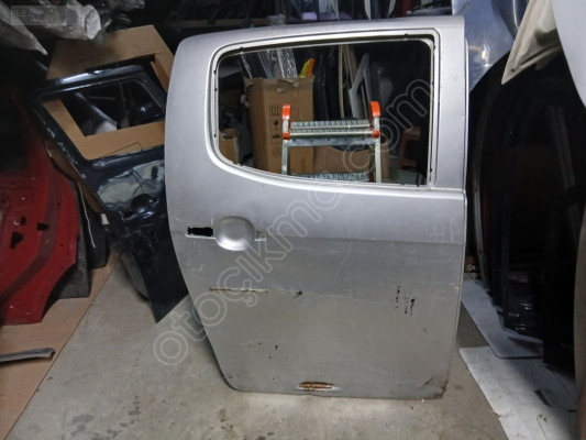 ISUZU D-MAX SAĞ ARKA KAPI ORJİNAL ÇIKMA