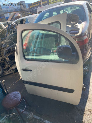 Renault Kangoo Sağ Ön Kapı - Mert Oto Çıkma Parçalar