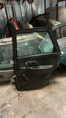 1997-1999 vw polo classic hatasız sağ arka kapı döşemesi