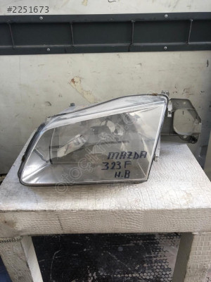 Mazda 323 far