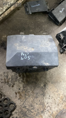 Peugeot 405 sigorta muhafaza plastik