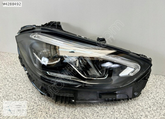 MERCEDES C SERİ W206 FAR SAĞ