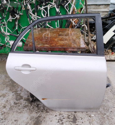 TOYOTA COROLLA SAĞ ARKA KAPI ÇIKMA