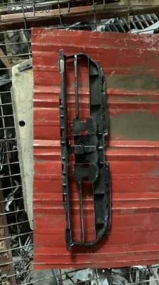8K0807233G 2013-2016 audi a4 ön panjur iç destek braketi