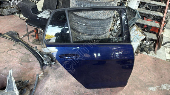 2020 VW GOLF ÇIKMA ORJİNAL HATASIZ SAĞ ARKA KAPI