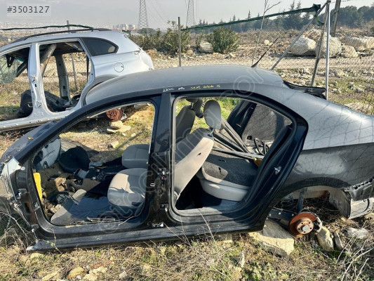 SEAT TOLEDO 2014 KESME TAVAN ARKA ÇAMURLUK ÜÇEL OTO ÇIKMA BURSA