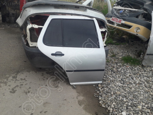 Volkswagen Golf 4 Sağ Arka kapı