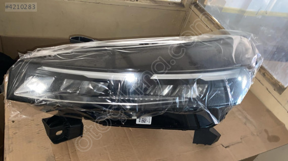 Renault Clio 5 İçin Sıfır Ön Sol ve Sağ Far Seti (ORJİNAL)