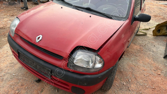 Renault Clio sol ön far