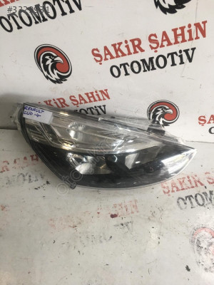 Renault Clio 4 Modeli için Oto Çıkma Far Parçası