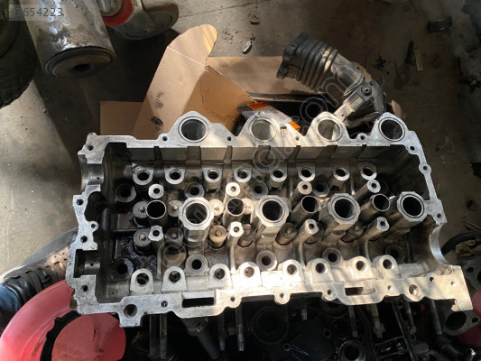 PEUGEOT CİTROEN FORD 1.6 DİZEL 16V DV6 SİLİNDİR KAPAĞI 9655911480
