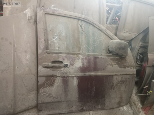 2005 Isuzu D-max sağ ön kapı