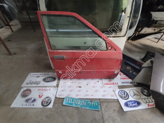 RENAULT 21 KIRMIZI SAĞ ÖN KAPI