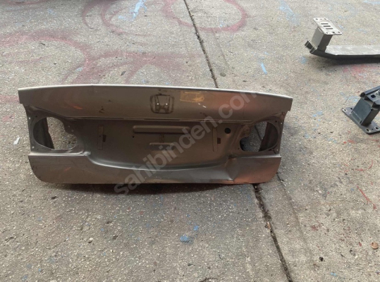 Honda civic orijinal çıkma bagajı kapağı
