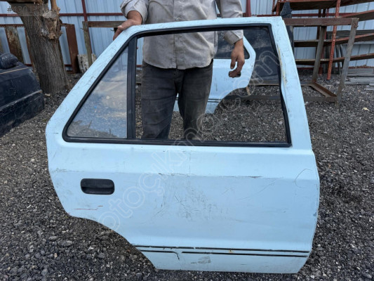 SKODA FELİCİA SAĞ ARKA KAPI DOLU ORJİNAL ÇIKMA TEMİZ