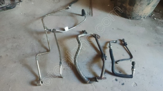 02.07 Chrysler Voyager 2.8 çıkma motor  su borusu