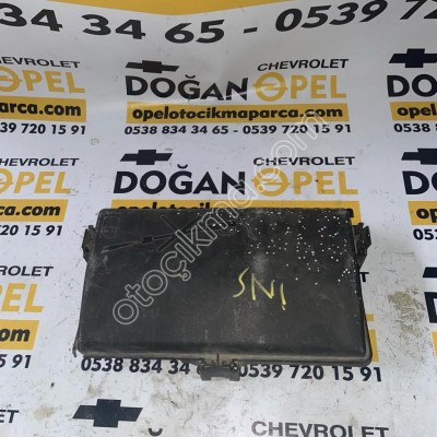 Opel İnsignia Çıkma Sigorta Kutusu Kapağı