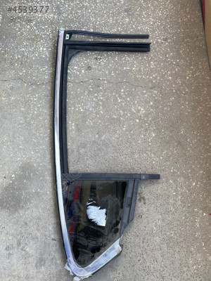 FORD FOCUS 2021 TİTANİUM SAĞ ARKA KAPI FİTİLİ VE CAM