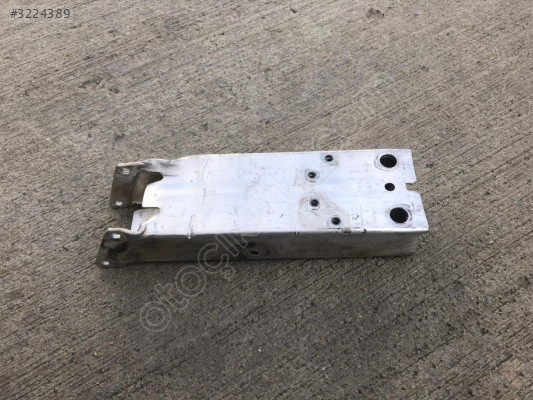 BMW 1 SERİSİ F40 F44 F48 ÖN TAMPON DEMİR BABASI 511110031013