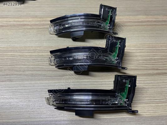 SKODA KAROQ SAĞ AYNA SİNYALİ 565949102A ÇAĞRI OTO MASLAK