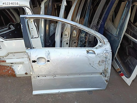 Peugeot 207 sağ ön kapı