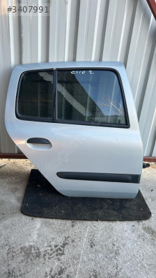 RENAULT CLİO 2 ÇIKMA SAĞ ARKA KAPI