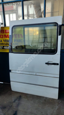 mercedes sprinter çıkma sağ sürgülü orta kapı