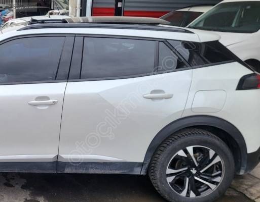 2023 Peugeot 2008 SOL ARKA KAPI