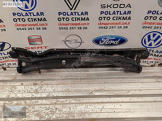Toyota Corolla ön cam ızgarası orijinal