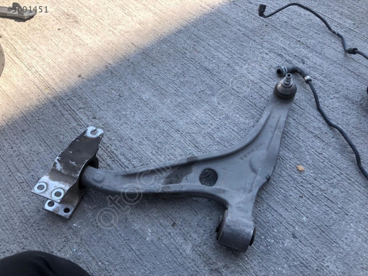 MERCEDES CLA W118 A W177 B W247 ÖN SOL ALT TABLA 2473330300