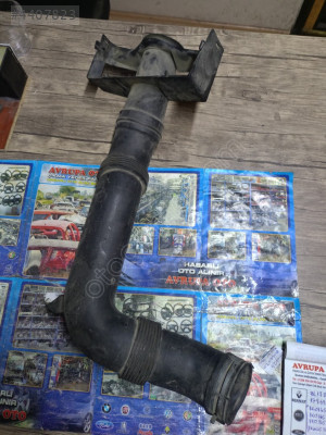 1K0129618AJ Volkswagen Golf 5 hava filtre hortumu çıkma orijinal