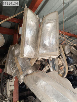 Toyota Corona on farlar