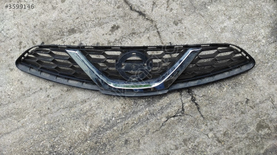 Nissan Qashqai ön panjur cıkma