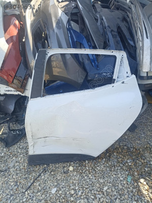 Renault Clio 4 sol arka kapı