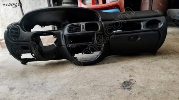 Megane1 çıkma göğüs