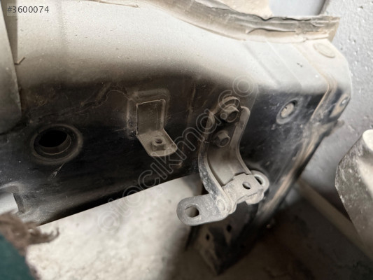 Hyundai ix35 kapı menteşe