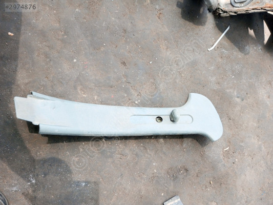 Renault Megane 1 emniyet kemer alt plastiği