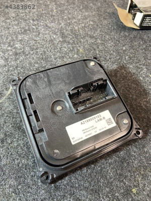 MERCEDES-BENZ W204 C SERİSİ FAR BEYİN