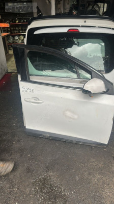 RENAULT FLUENCE SAĞ ÖN KAPI KONUK OTO