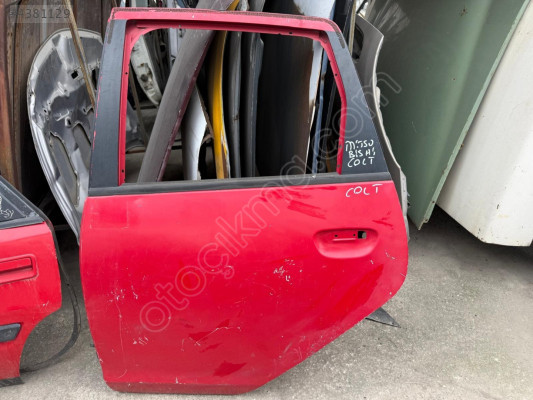 MİTSUBİSHİ COLT SOL ARKA KAPI ORJİNAL ÇIKMA TEMİZ